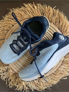 TOPO Women’s Fli Lyte 4 Running Shoes Powder Blue White 8